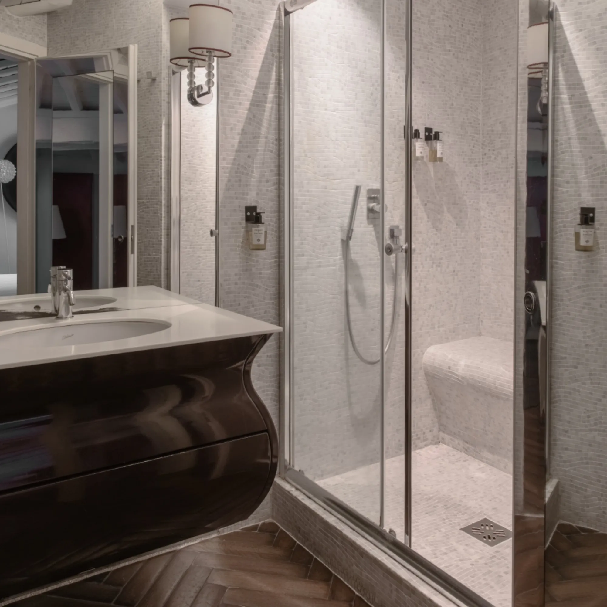 BDB-Rooms-Margutta-Roma-Junior-Suite-con-Terrazza-EV-0472-HDR-quadrata