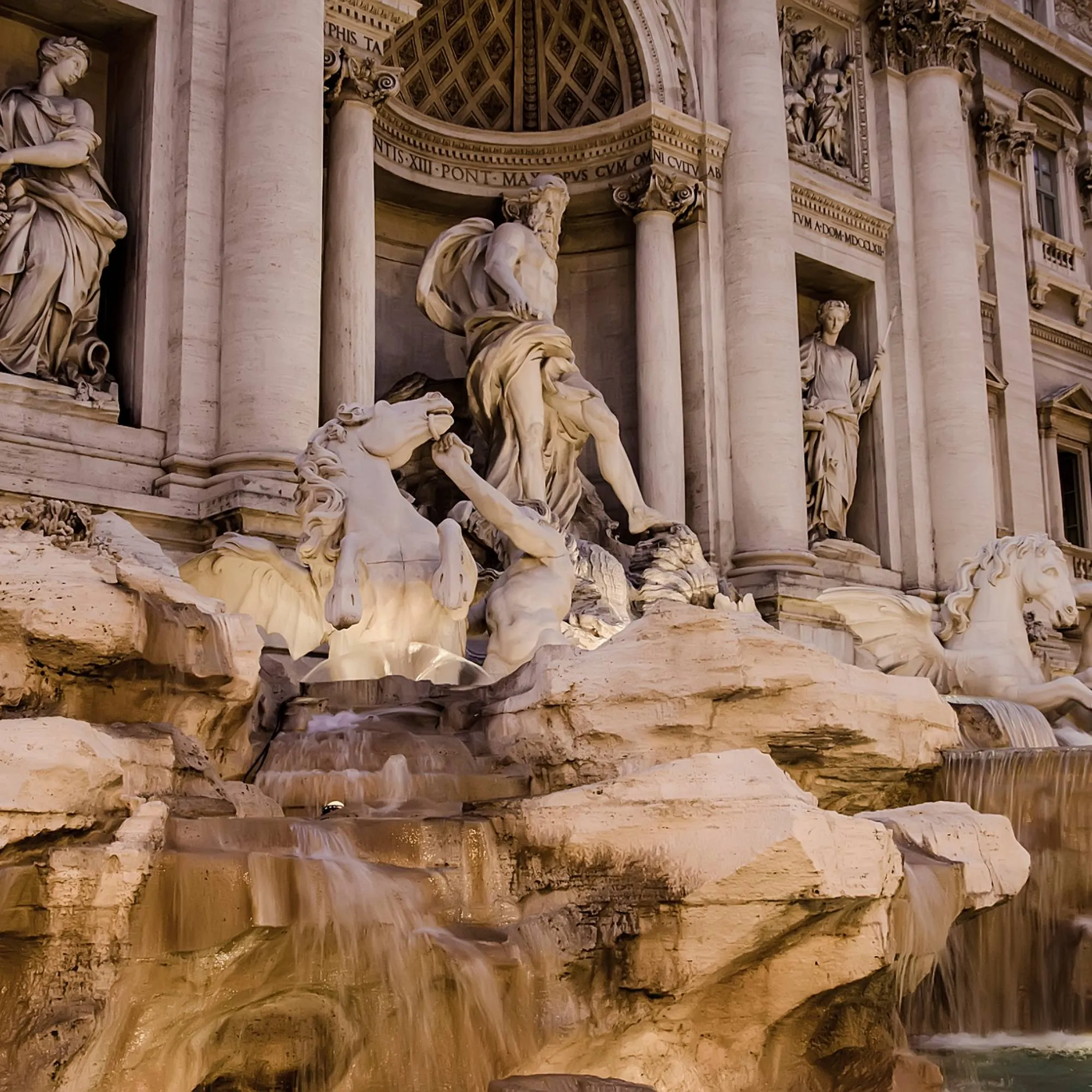fontana-di-trevi-4-quadrata